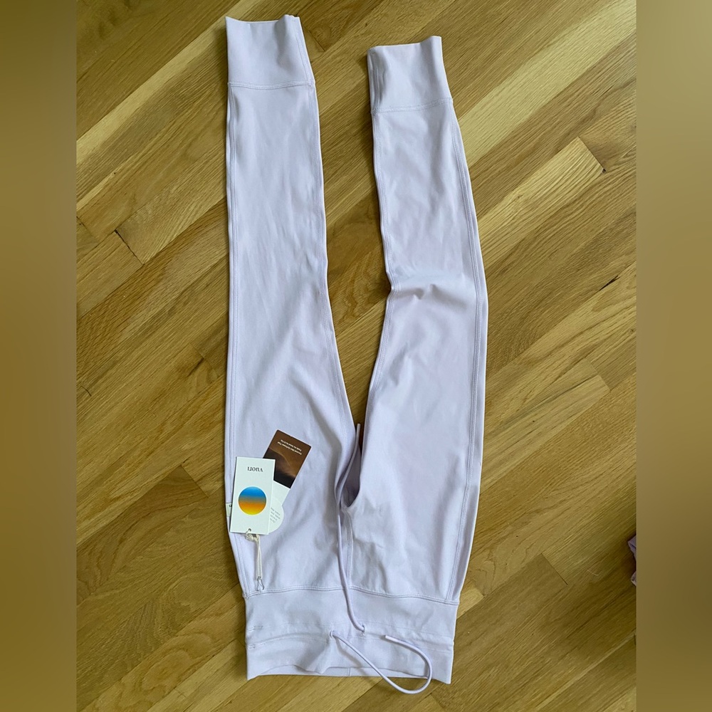 Vuori xs lavendar Purple Leggings nwt